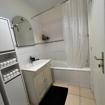 Apartament 16 Paryż